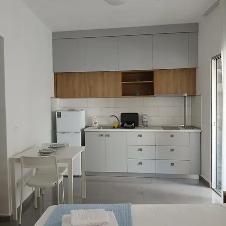 Helena's Ii Apartman Sztavrósz