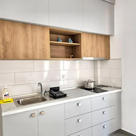 Helena's Ii Apartman *