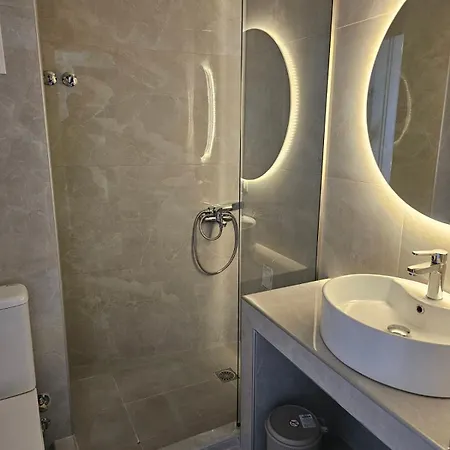 Helena's Ii Apartman Sztavrósz