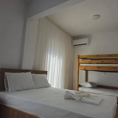 Helena's Ii Apartman *